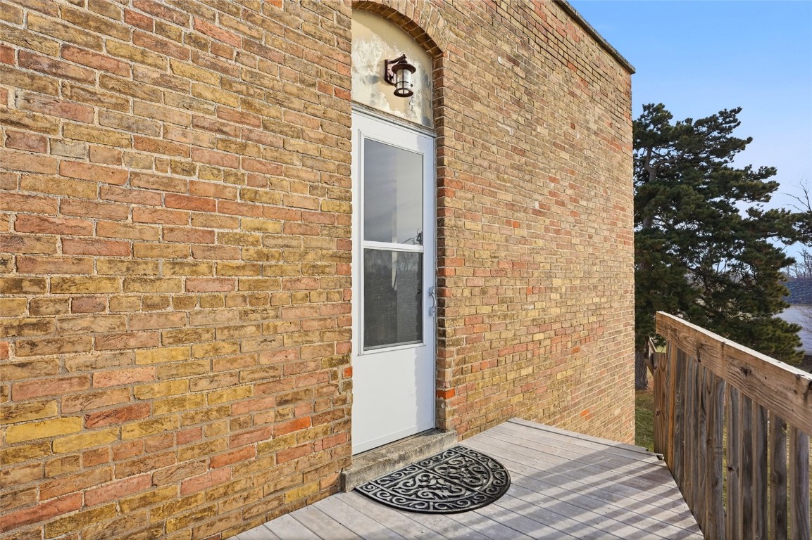 1690 Dows Street Ely IA 52227