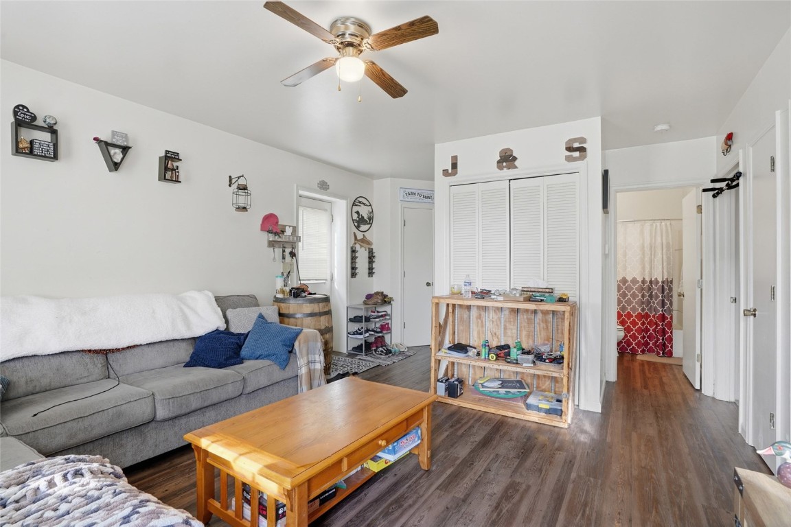1690 Dows Street Ely IA 52227