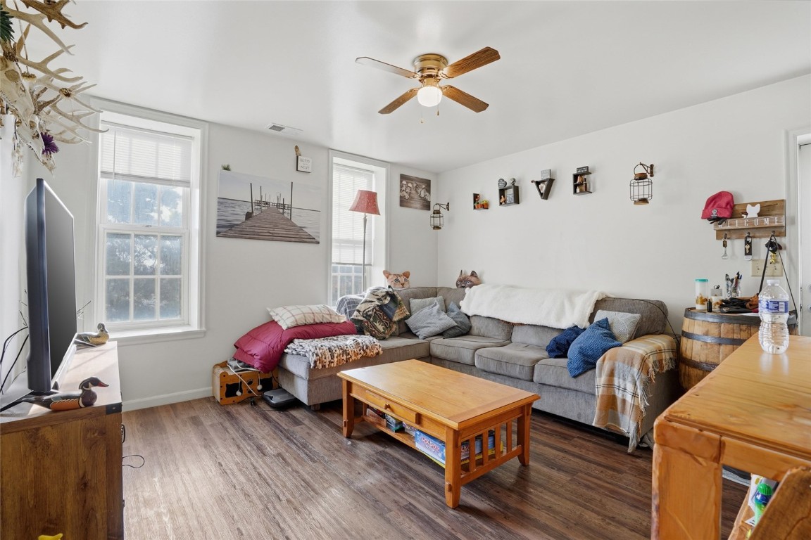 1690 Dows Street Ely IA 52227