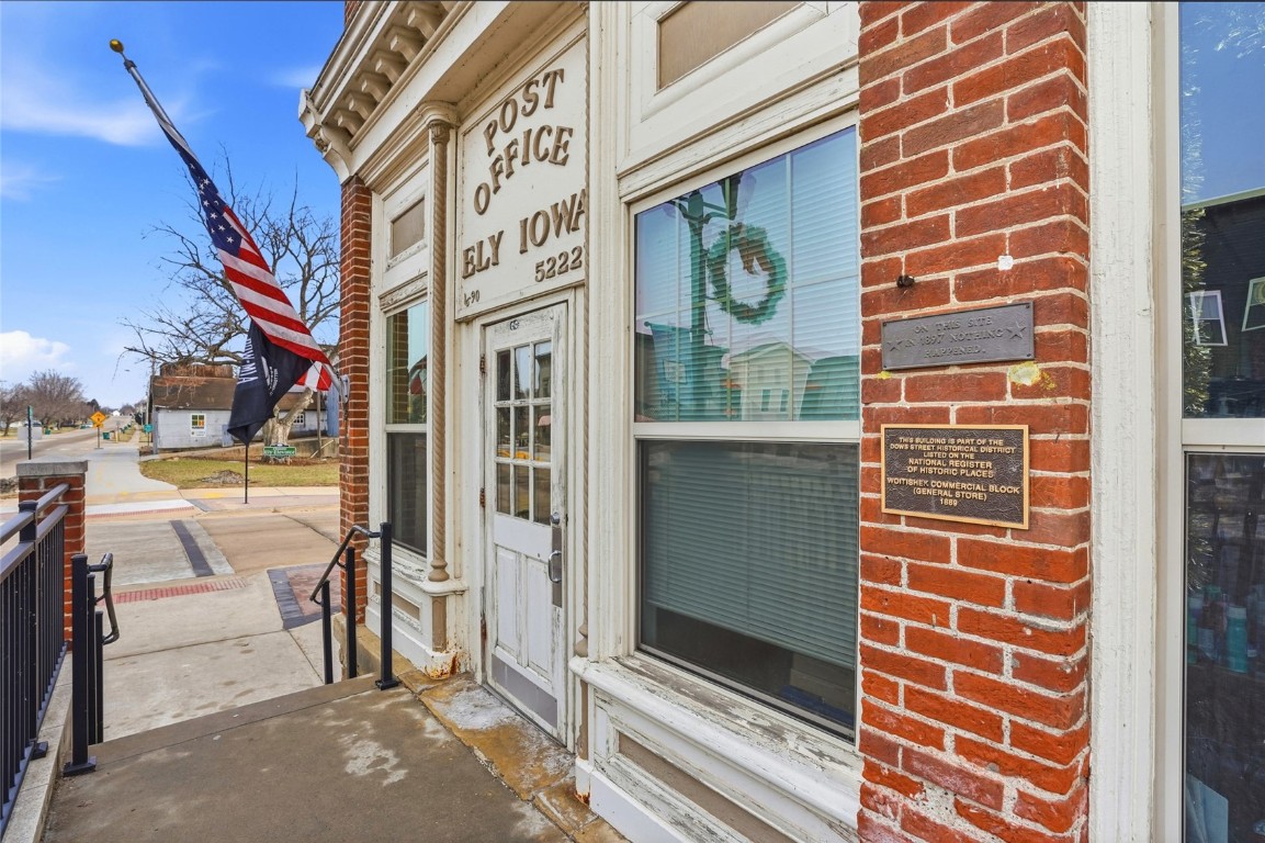 1690 Dows Street Ely IA 52227