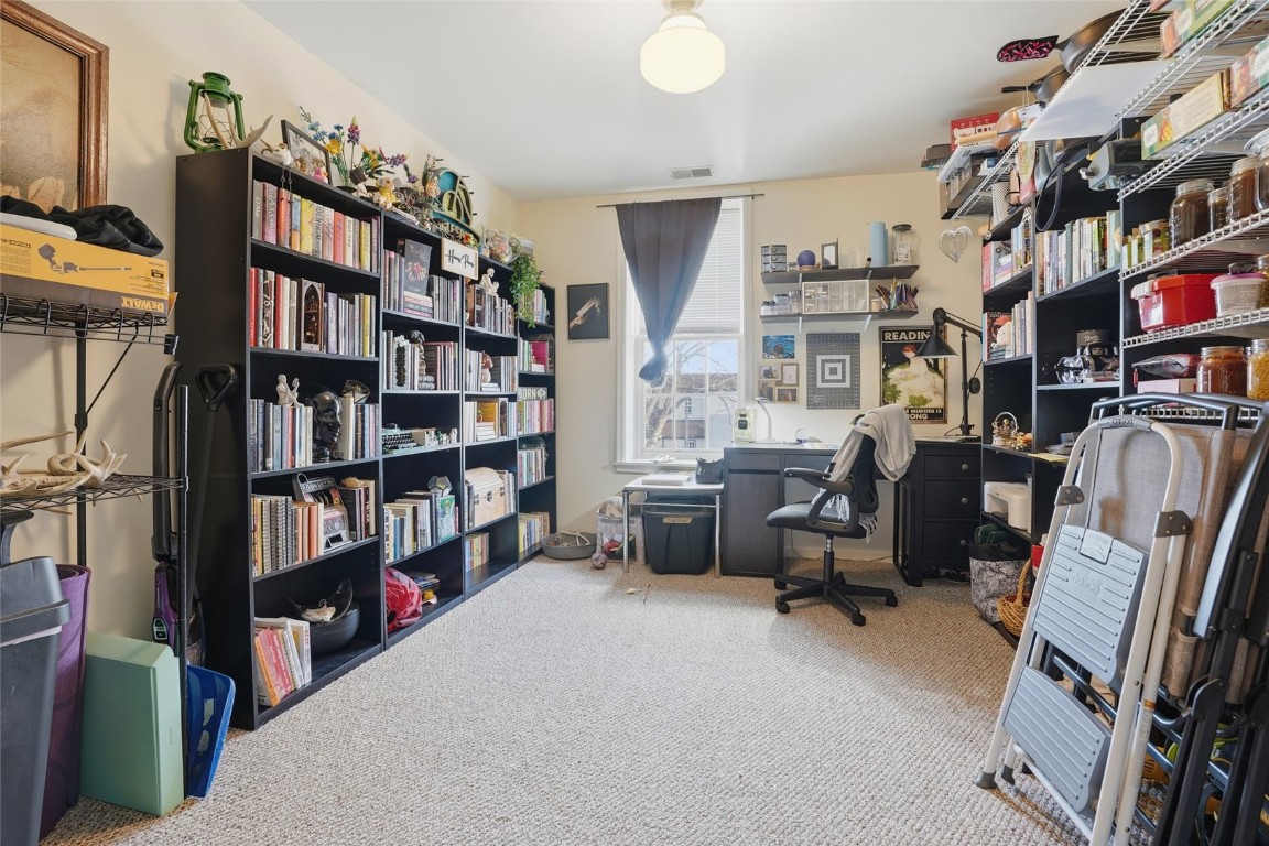 1690 Dows Street Ely IA 52227