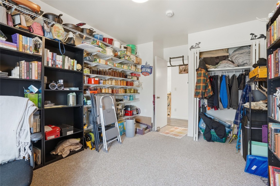 1690 Dows Street Ely IA 52227