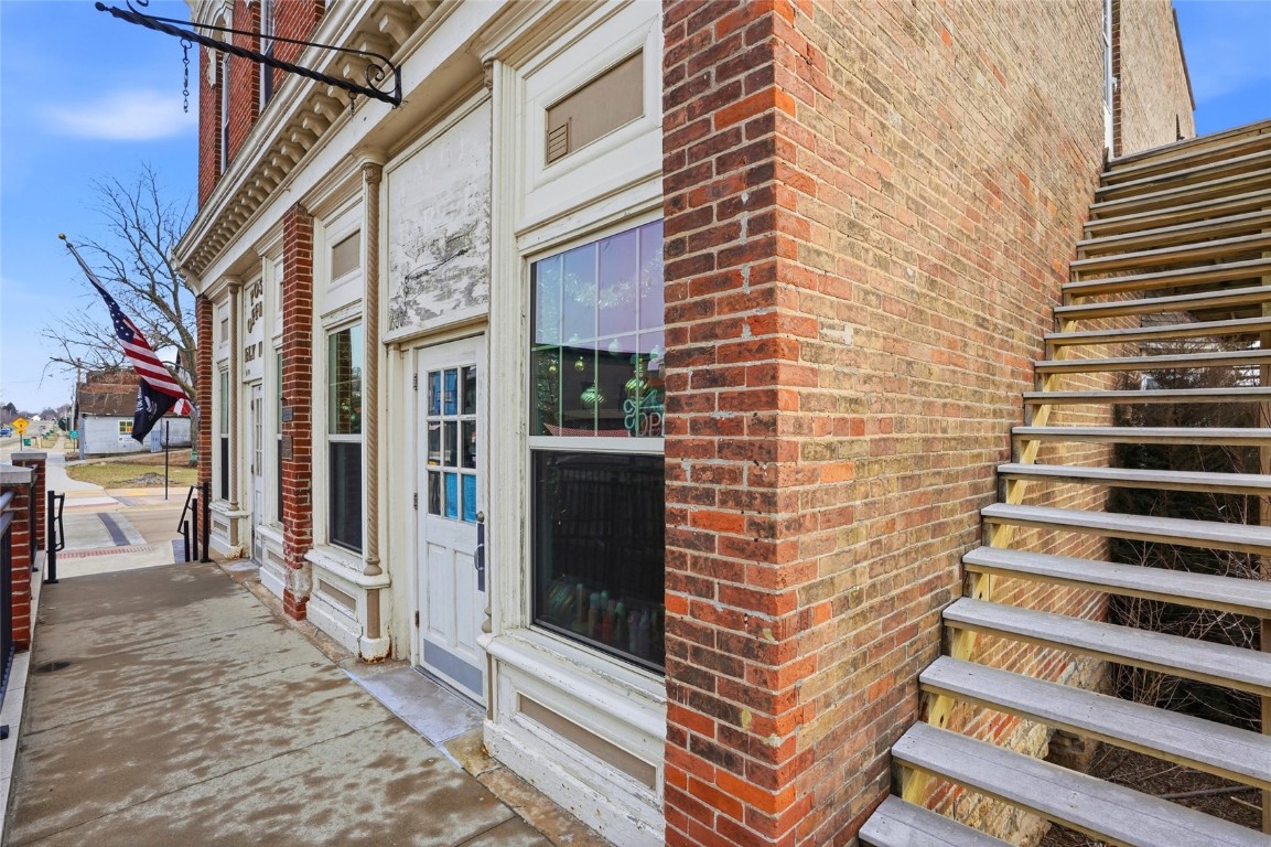 1690 Dows Street Ely IA 52227