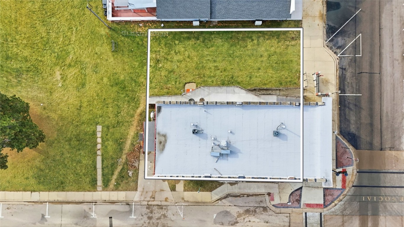 1690 Dows Street Ely IA 52227