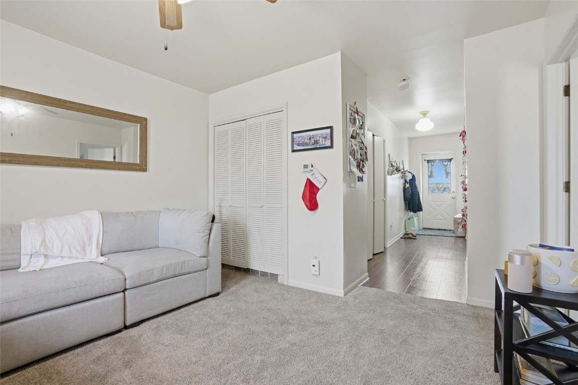 1690 Dows Street Ely IA 52227