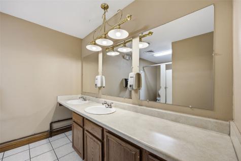 1700 Naoma Drive SW Cedar Rapids IA 52404