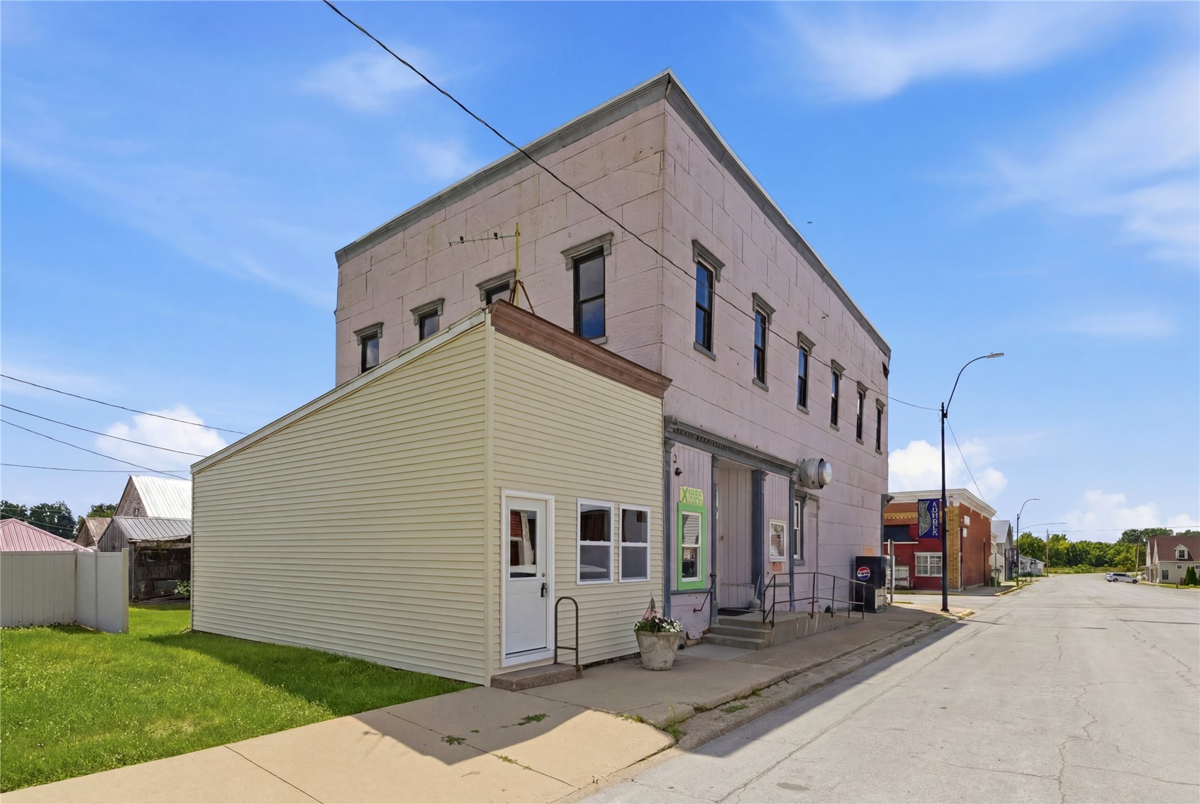 511 Main Street Lowden IA 52255