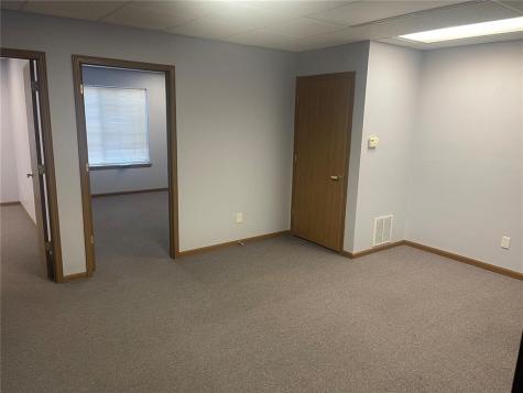5250/5270/5300/5340 North Park Place NE Cedar Rapids IA 52402