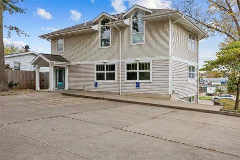 1841 E Avenue NE Cedar Rapids IA 52402