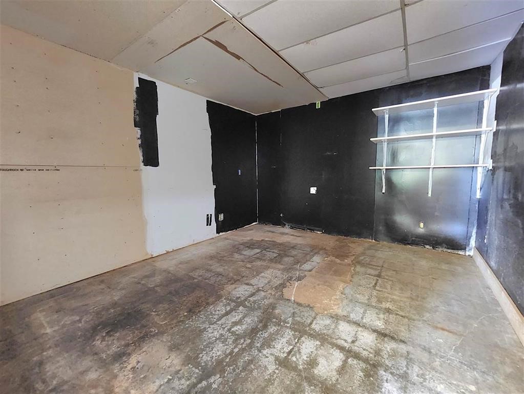 594 Eastern Avenue Marengo IA 52301