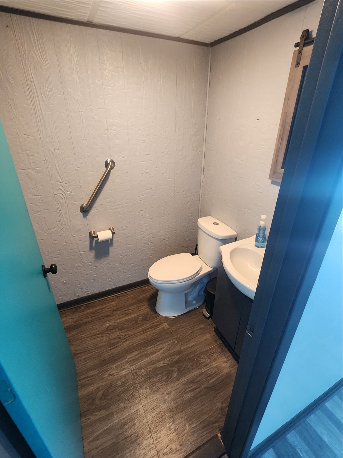 318 Locust Street NE Blairstown IA 52209