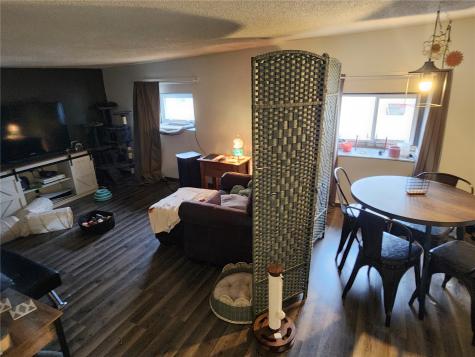318 Locust Street NE Blairstown IA 52209