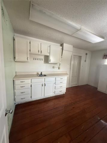 305 B Avenue Vinton IA 52349