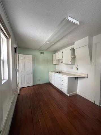 305 B Avenue Vinton IA 52349