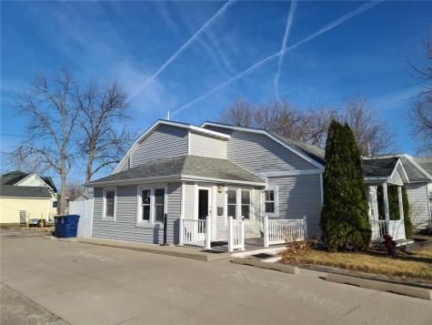305 B Avenue Vinton IA 52349