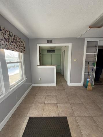 305 B Avenue Vinton IA 52349