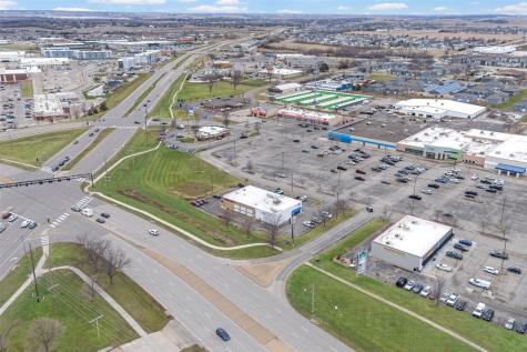 2160 Edgewood Road SW Cedar Rapids IA 52404