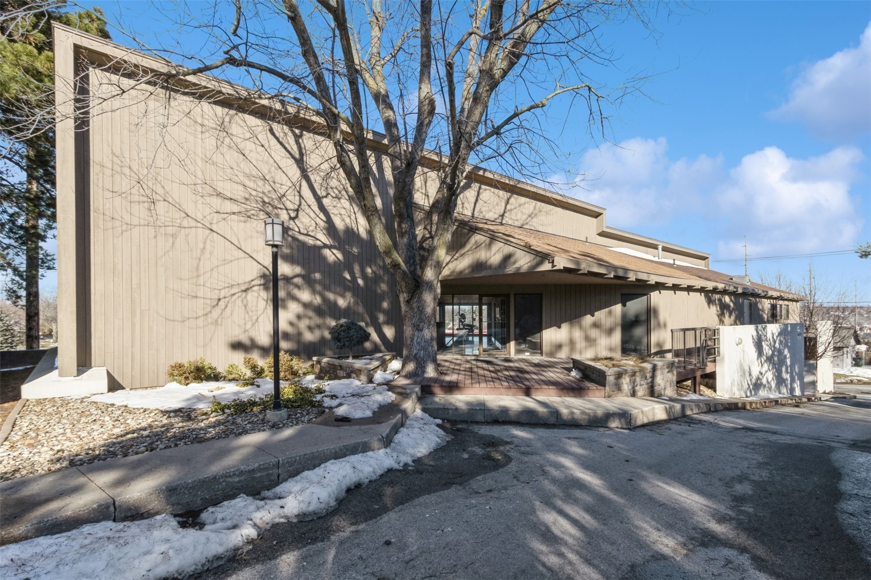 2875 Mount Vernon Road SE Cedar Rapids IA 52403