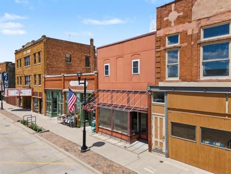 726 12th Street Belle Plaine IA 52208