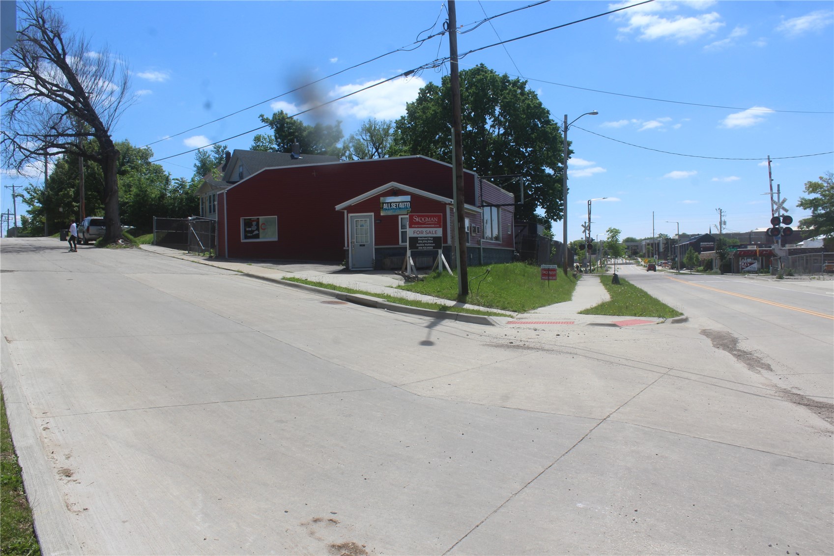 748 Center Point Road NE Cedar Rapids IA 52402