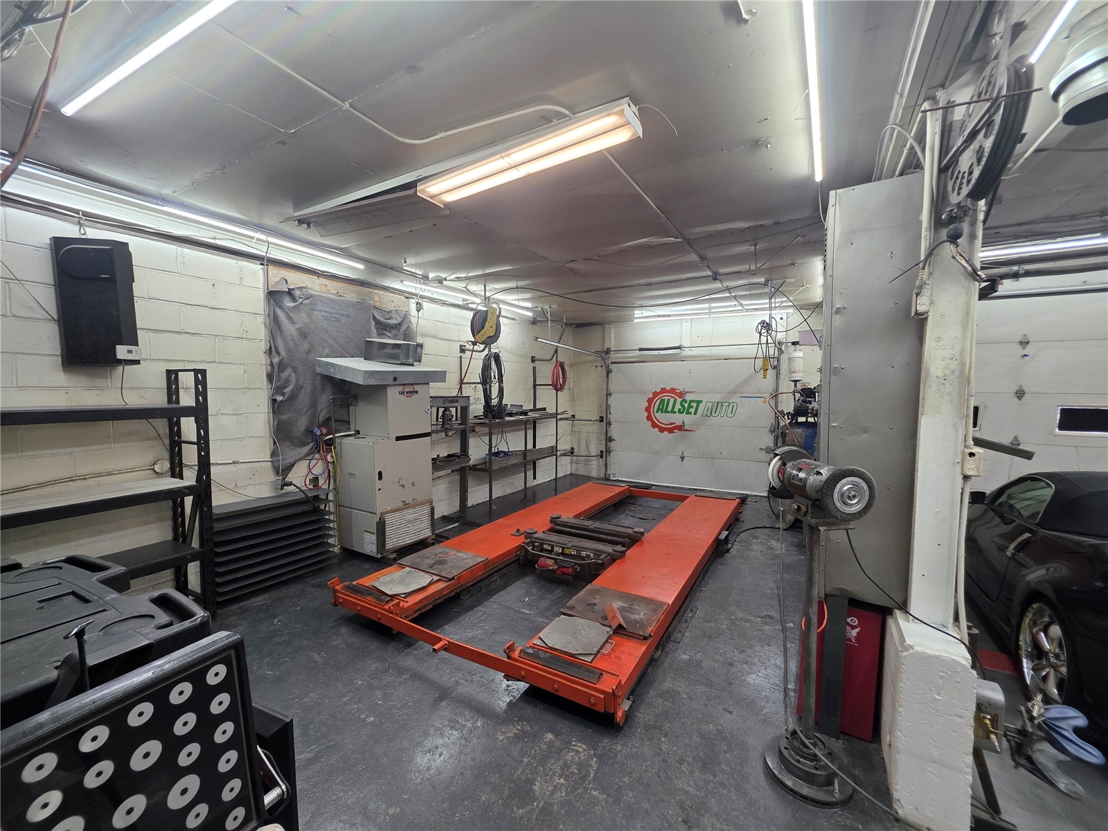 748 Center Point Road NE Cedar Rapids IA 52402