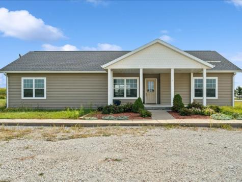 5358 Hutton Drive Urbana IA 52345