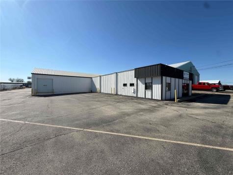 200 35th St - For Sale Marion IA 52302