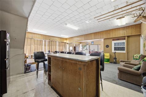 110 E 1st Street Mechanicsville IA 52306