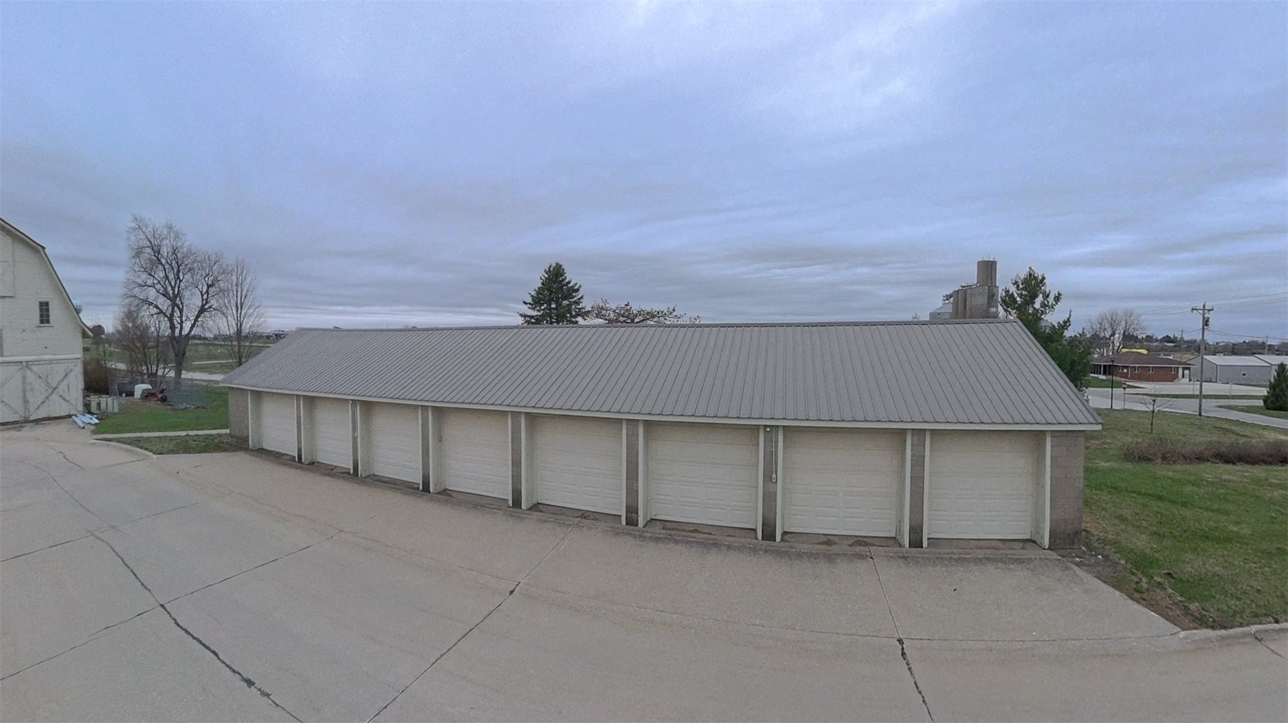 908 J Avenue Vinton IA 52349