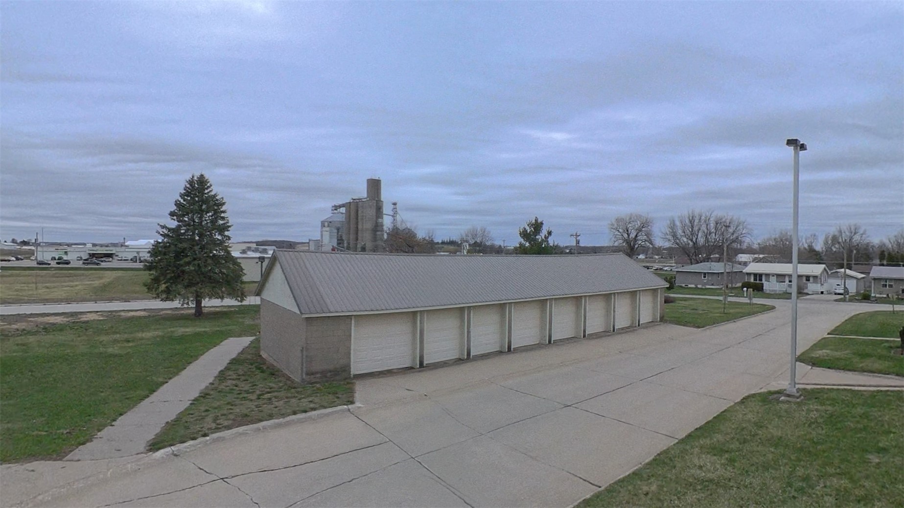 908 J Avenue Vinton IA 52349