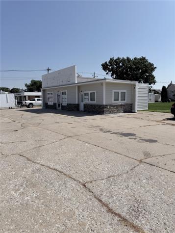 414 C Avenue Vinton IA 52349
