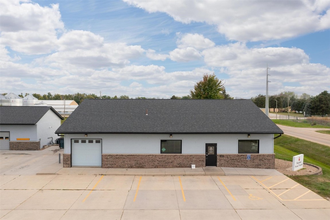 135 80th Street Fairfax IA 52228