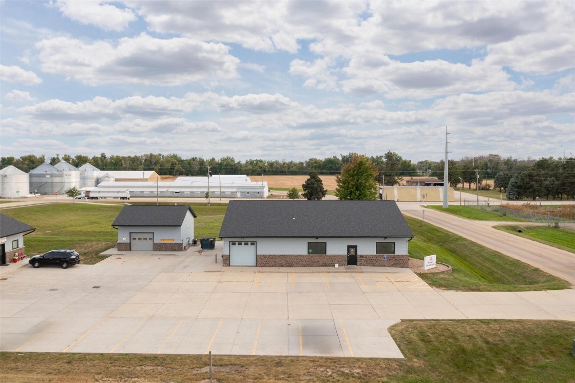 135 80th Street Fairfax IA 52228