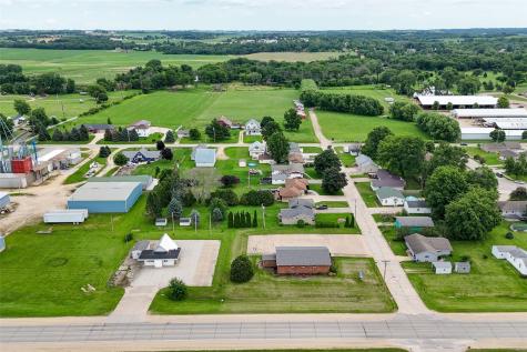 101 E 10th Street Monticello IA 52310
