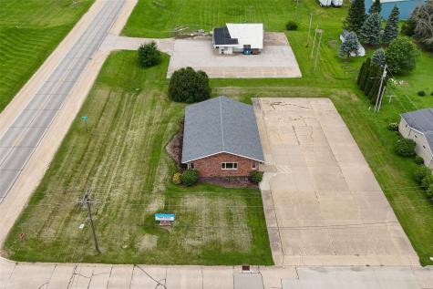 101 E 10th Street Monticello IA 52310