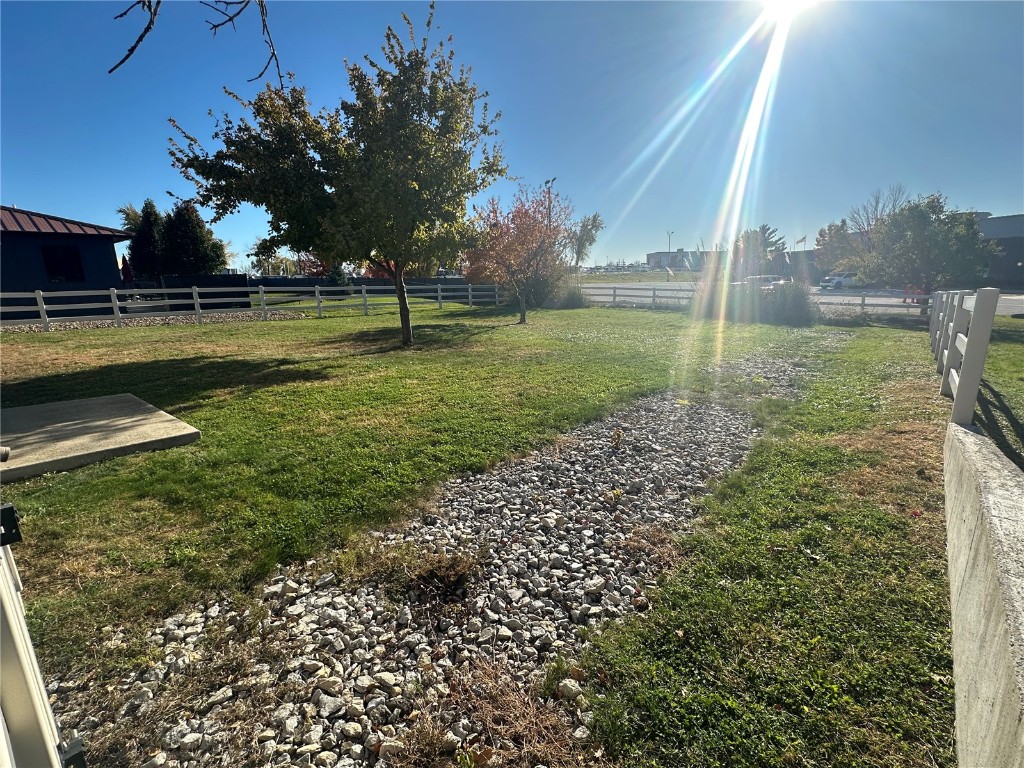 1210 N Center Point Road Hiawatha IA 52233