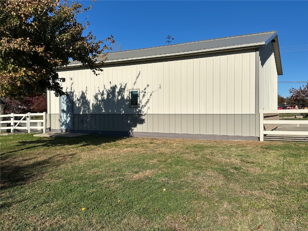 1210 N Center Point Road Hiawatha IA 52233