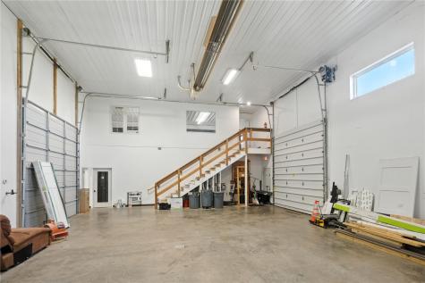 2700 Stonegate Court Hiawatha IA 52233