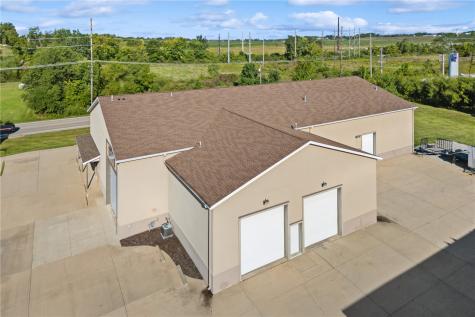 2700 Stonegate Court Hiawatha IA 52233