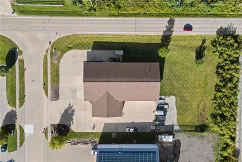 2700 Stonegate Court Hiawatha IA 52233