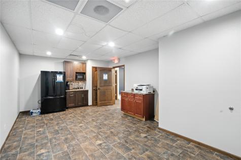 2700 Stonegate Court Hiawatha IA 52233