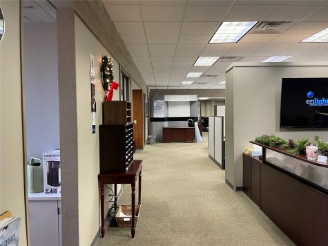 4211 Glass Road NE Cedar Rapids IA 52402