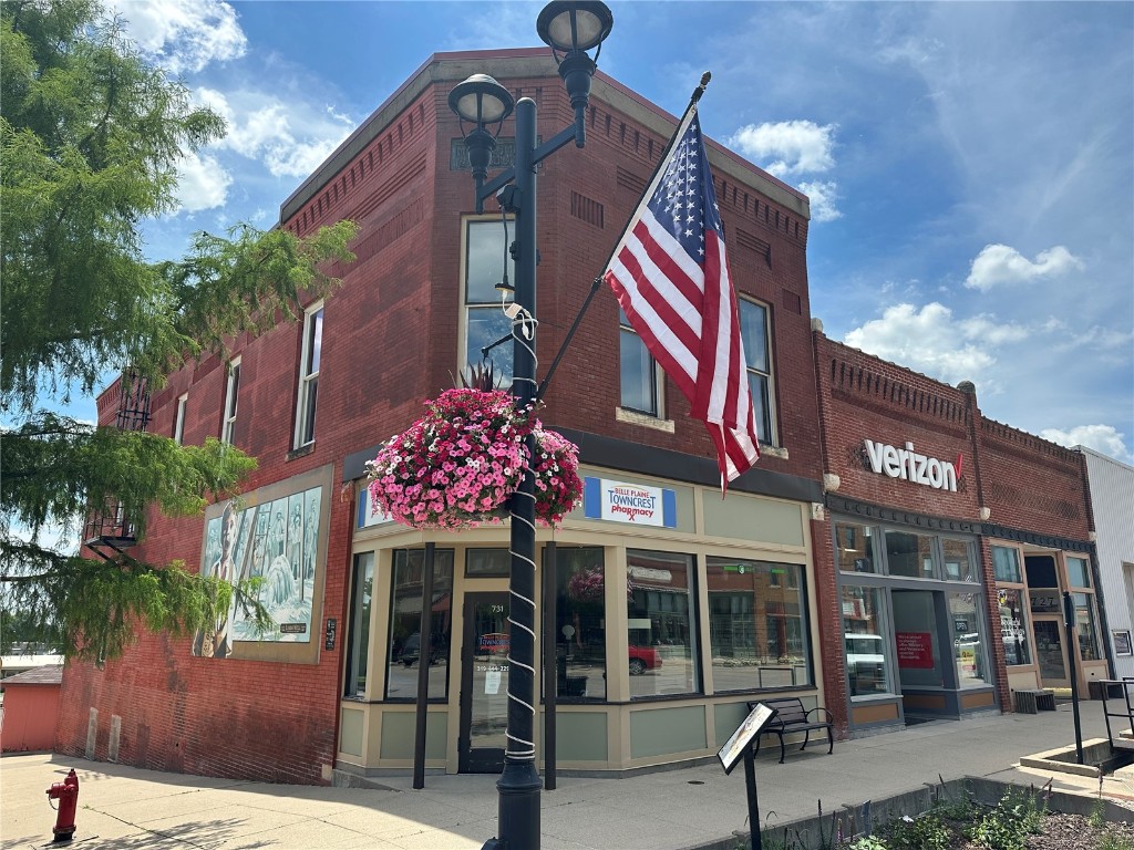 731 12th Street Belle Plaine IA 52208