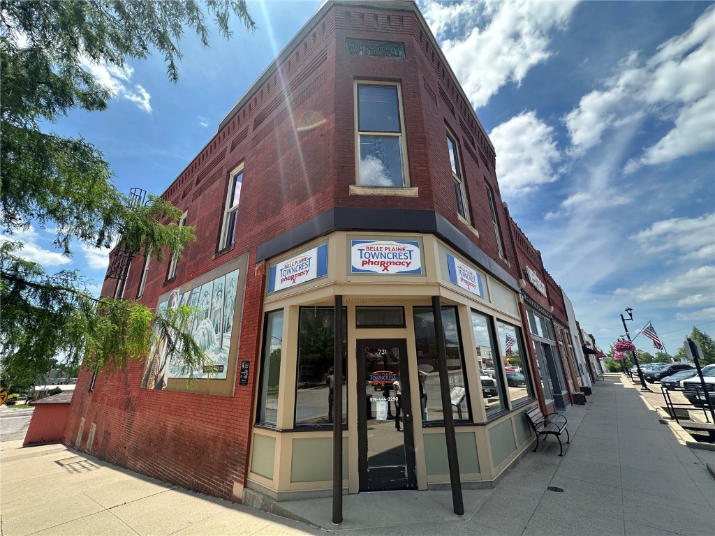 731 12th Street Belle Plaine IA 52208