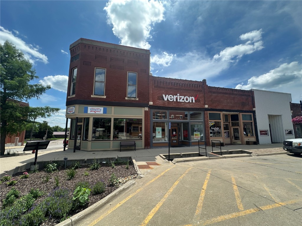 731 12th Street Belle Plaine IA 52208