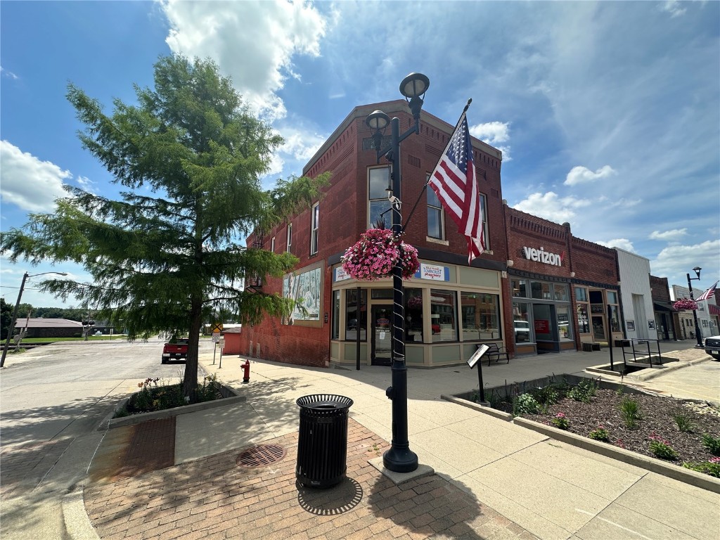 731 12th Street Belle Plaine IA 52208