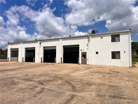 1115 Wenig Road NE Cedar Rapids IA 52402