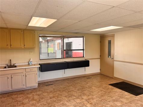 1115 Wenig Road NE Cedar Rapids IA 52402