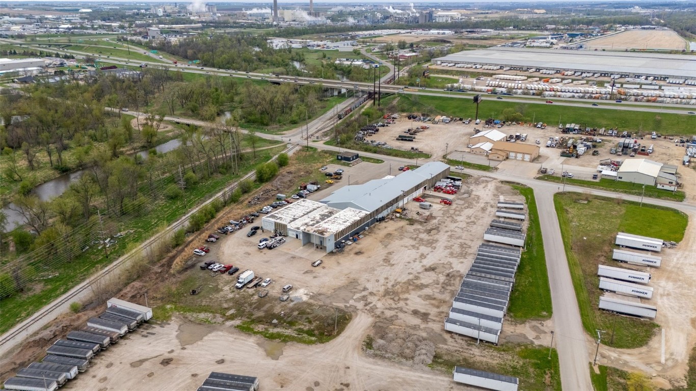 4003 J Street SW Cedar Rapids IA 52404