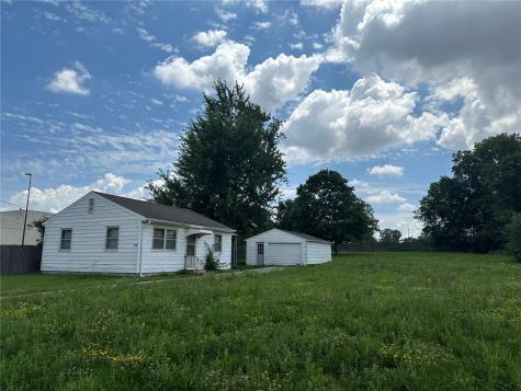 1635 & 1639 Center Street NE Cedar Rapids IA 52402